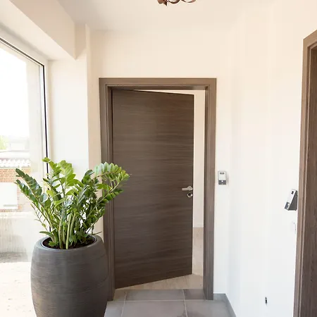 Apart-hotel @home Boardinghouse 4*